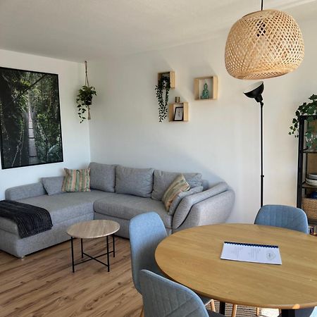 Up Wulkje21 Neu Renovierte Wohnung Mit Pkw Stellplatz Emden Bagian luar foto